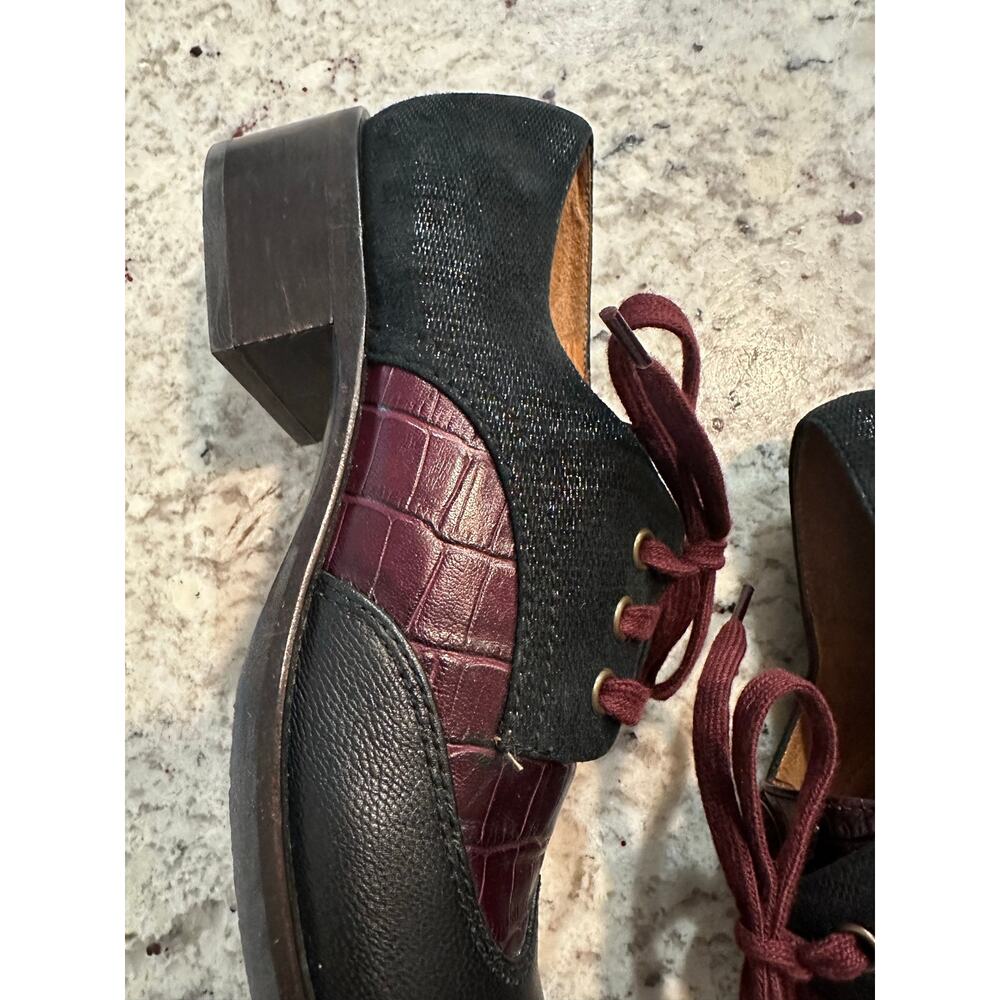 Chie Mihara Xeli Two-Tone Black/Burgundy Leather Block Heel Oxfords Size 38 $450 - Picture 12 of 17